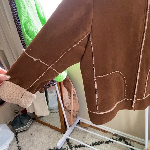 Super Soft Oversized Fleece Jacket - Picture 3 of 5